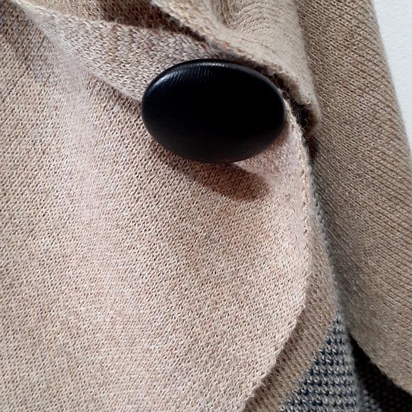 Joseph A print Shawl - Picture 6 of 7